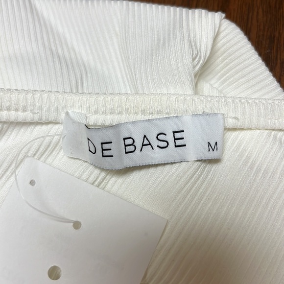 De Base long sleeve bodysuit, size medium, NWT - Picture 13 of 15